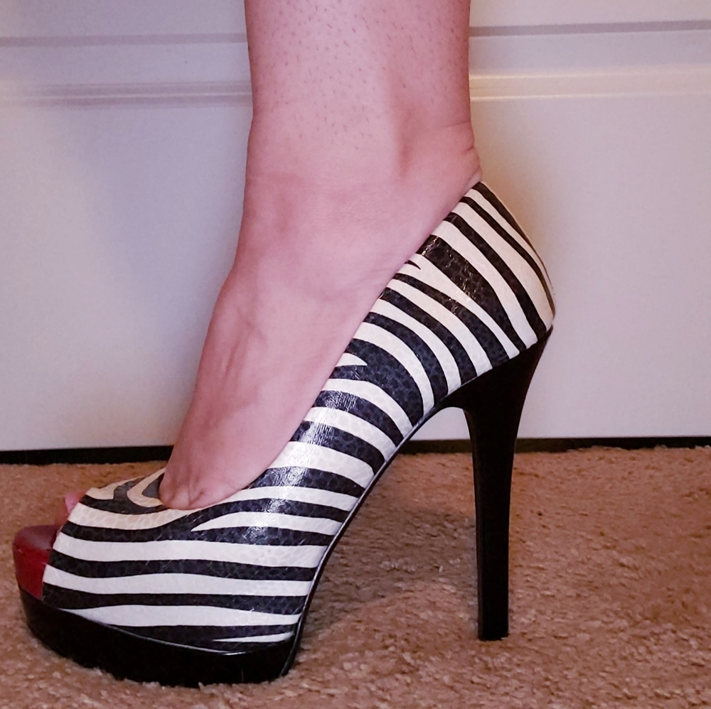 White/black Stillettos with Zebra pattern.